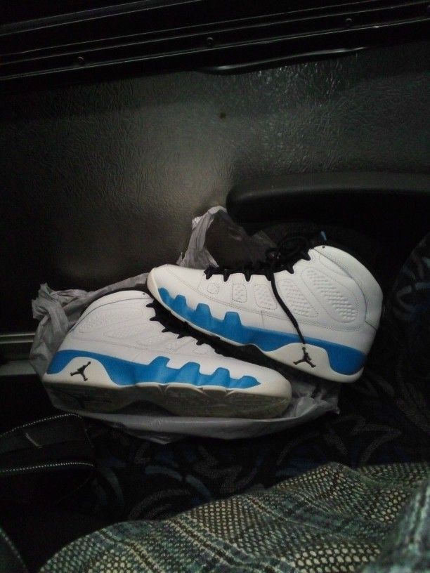 Jordan 9s Size 9 And 1/2 Carolina Blue