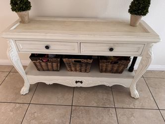 Entry Table White