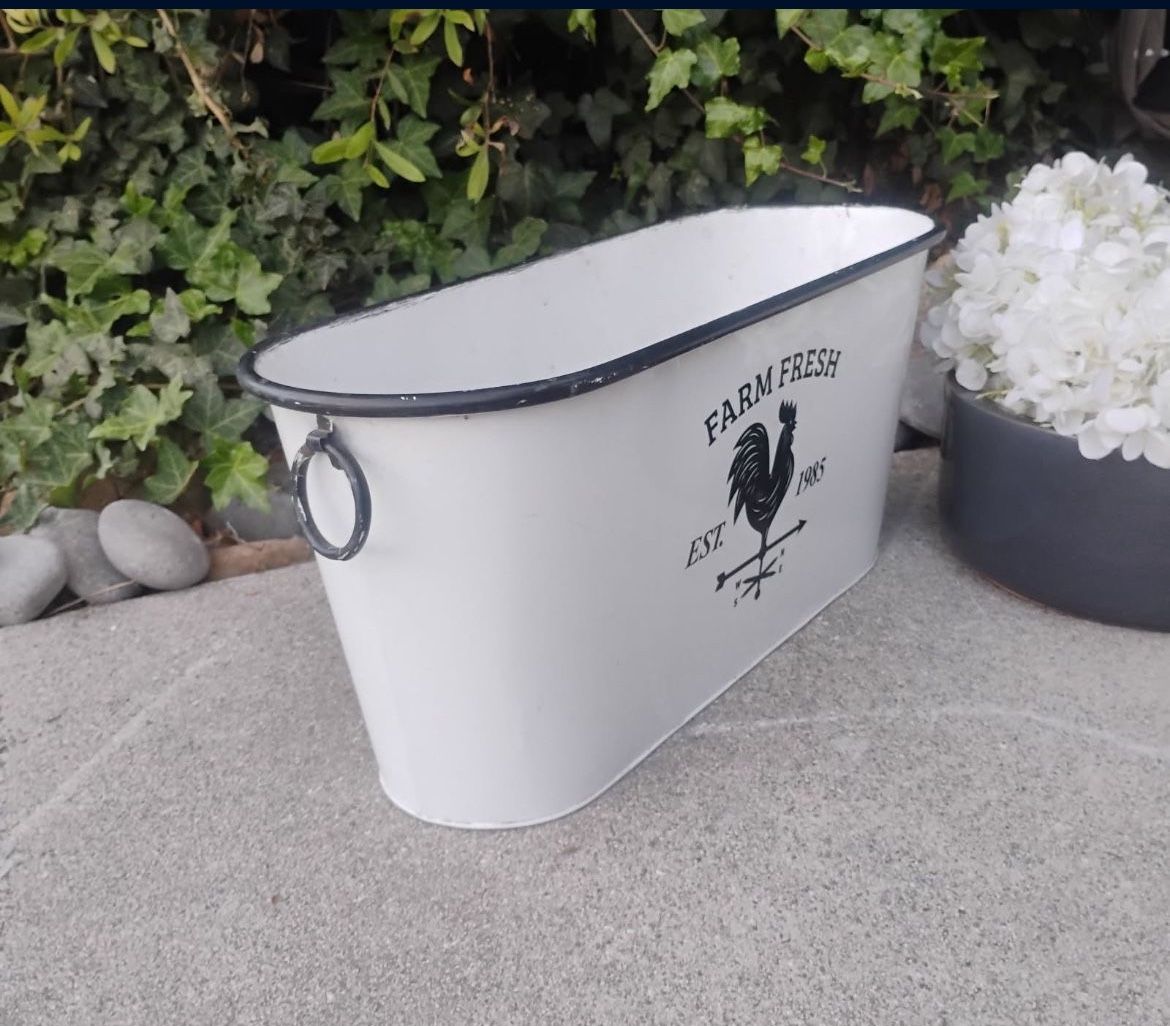 White Metal Pale Rooster Large