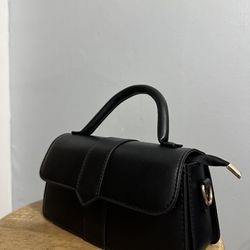 👜Stylish Handbag – Minimalist & Elegant Look