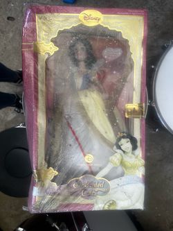 Disney Princess Enchanted Tales Snow White Porcelain Doll NEW in Box Collectible