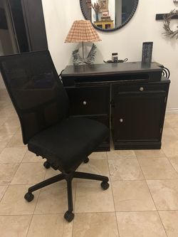 FREE! Sturdy desk and chair