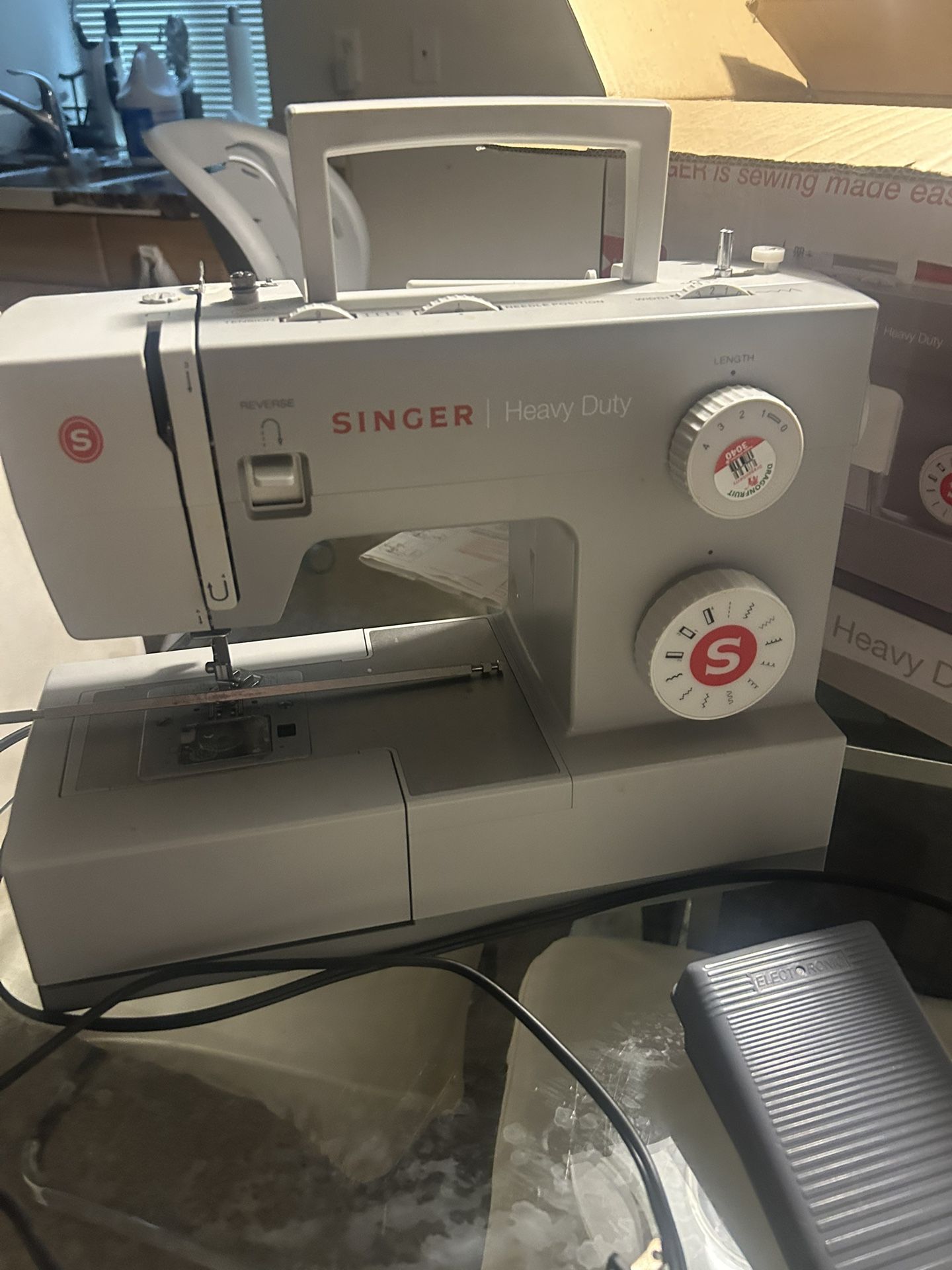 Singer, sewing machine, barely used