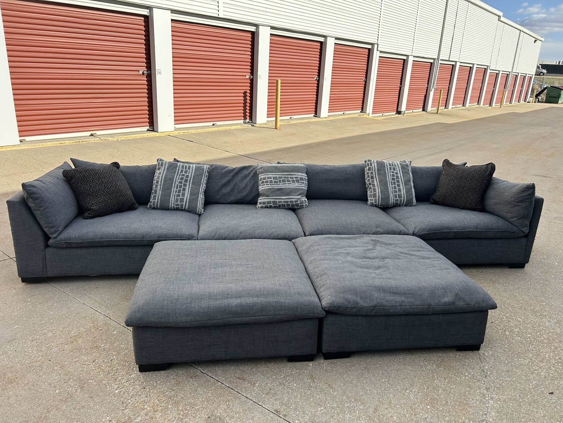 DELIVERY AVAILABLE πππ Super Nice 6 Piece Cloud Sectional