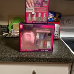 L.A Colors Manicure Sets-2 Items!($17.97+ Value)