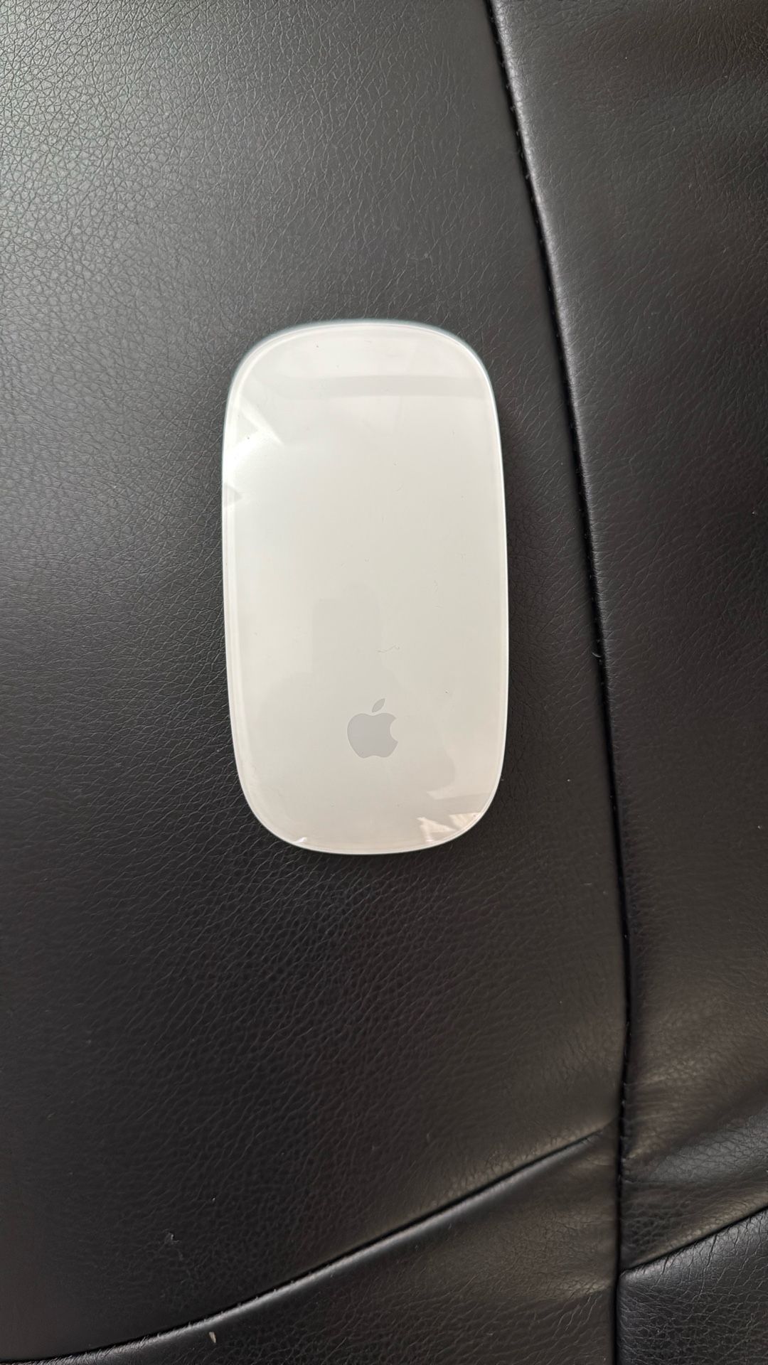Apple Magic Mouse - Wireless Bluetooth