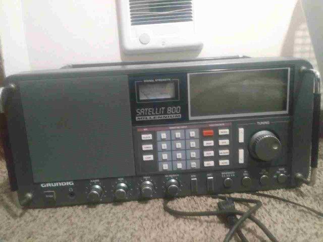 Grundig Satellite 800 Millennium Short Wave Radio