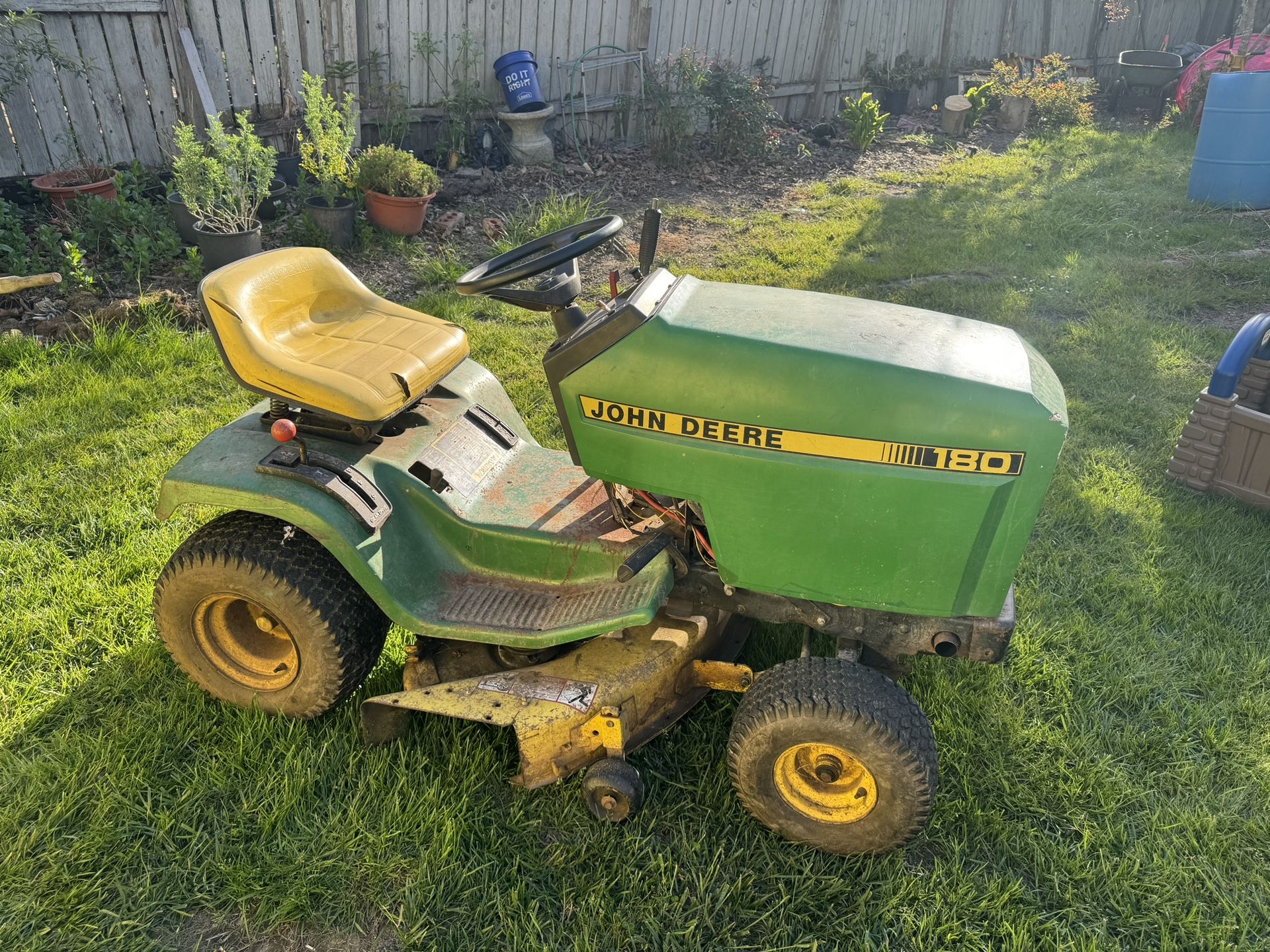 John Deere 180
