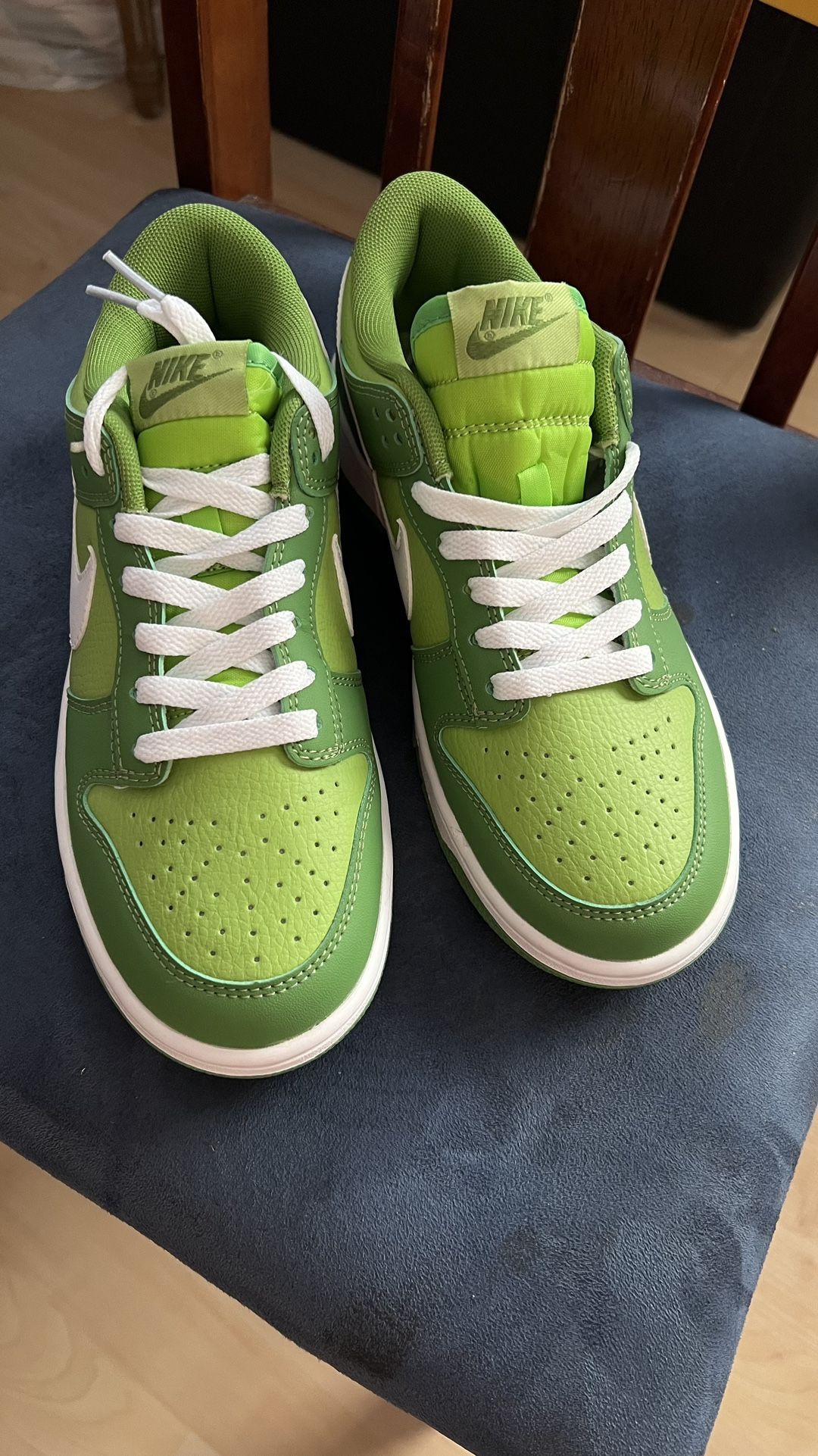 nike dunk low chlorophyll green