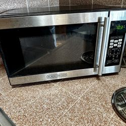 Black + Decker Microwave 