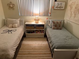 Beds for sale size: Twin each bed I’m selling for 150$ each