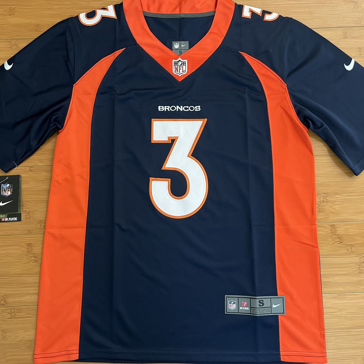 Russell Wilson Jersey Adult Small Denver Broncos for Sale in Grand Prairie,  TX - OfferUp