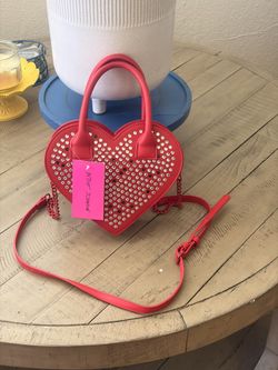 Red Heart Woman’s Purse