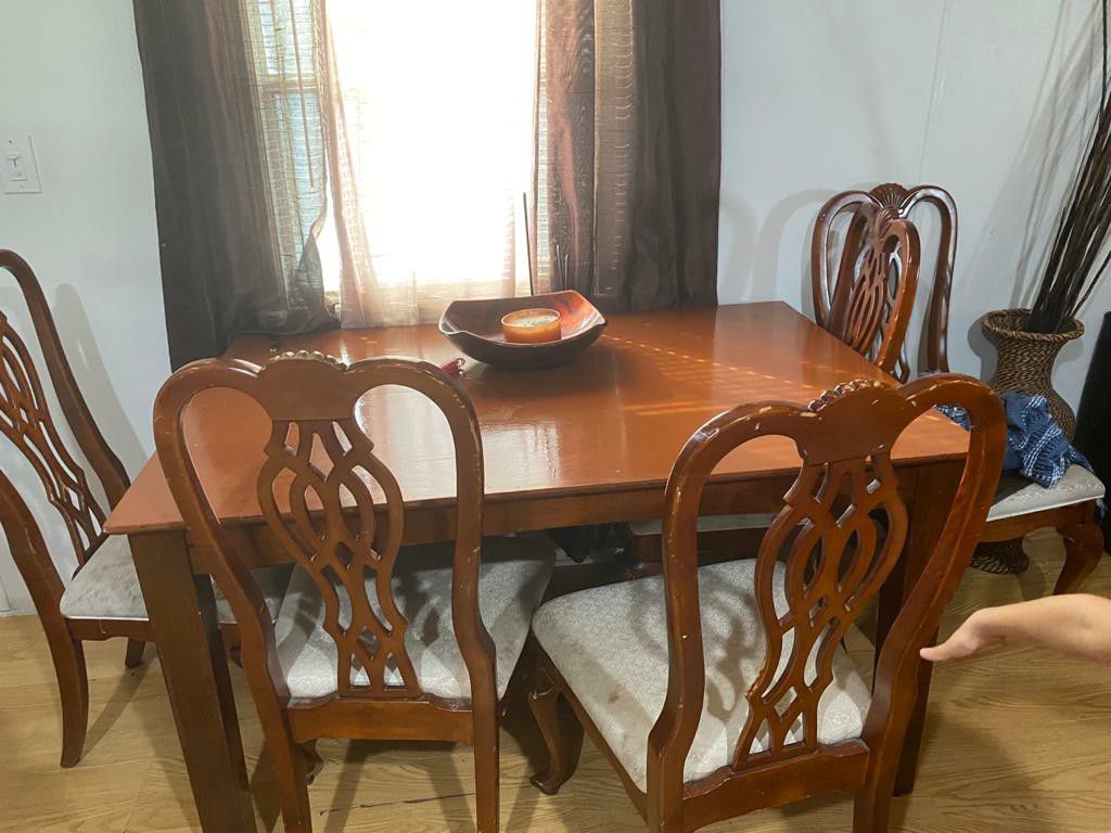 Dining table for free