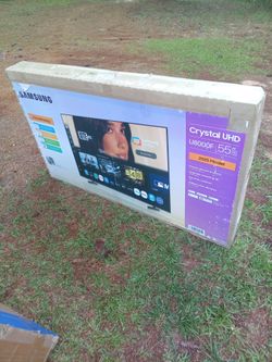 -FIRM PRICE NON-NEGOTIABLE- 55 In. Samsung Crystal 8 Series 4k Smart TV W/Solar Powered Remote