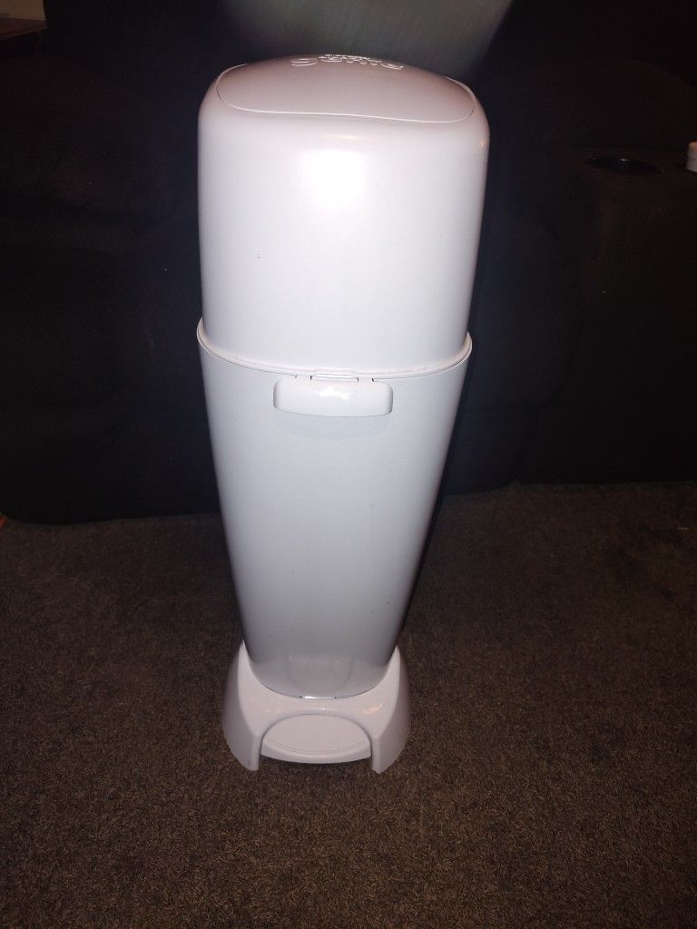 Like New Baby Diaper Genie :)