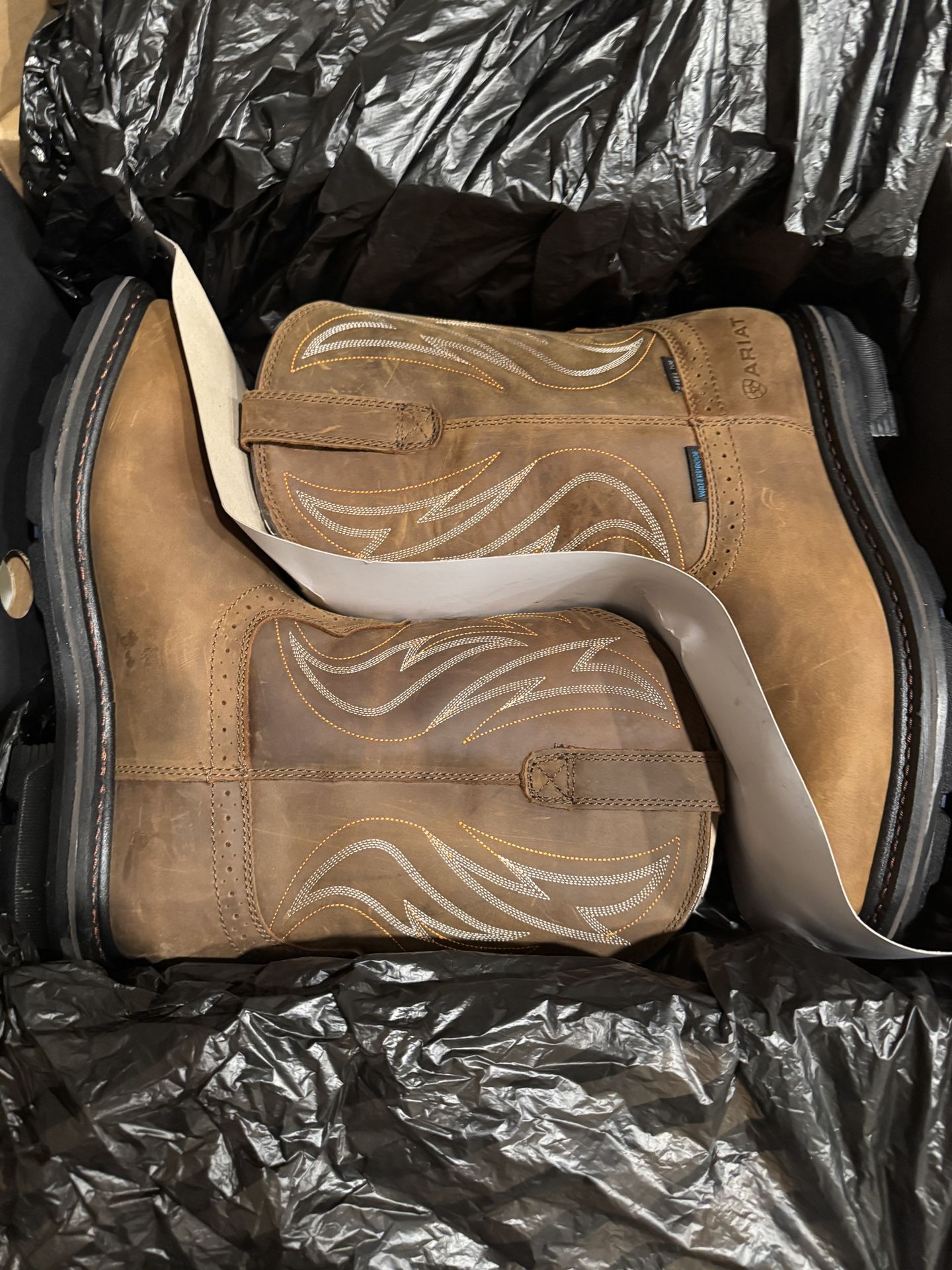 ARIAT BOOTS