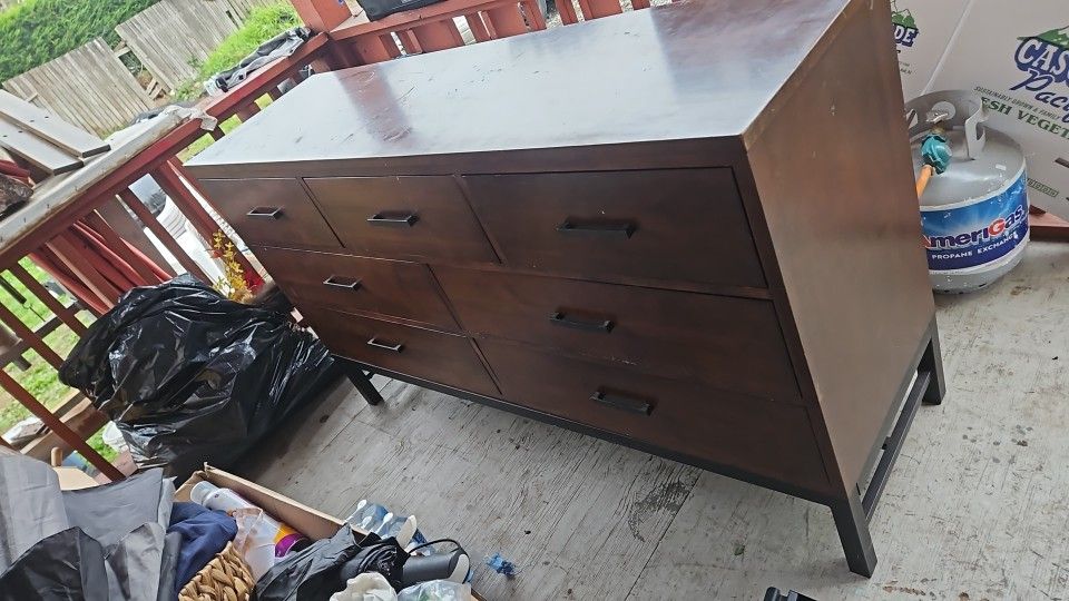 Drawer Dresser