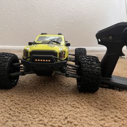 Rlaarlo Omni Terminator Rc Truck( SEND BEST OFFER KEEP IN MIND ITA NEW and Costs About 260$