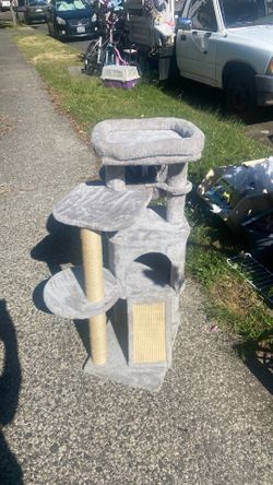 Cat house price 25$. Pick up. E. Side. Tacoma