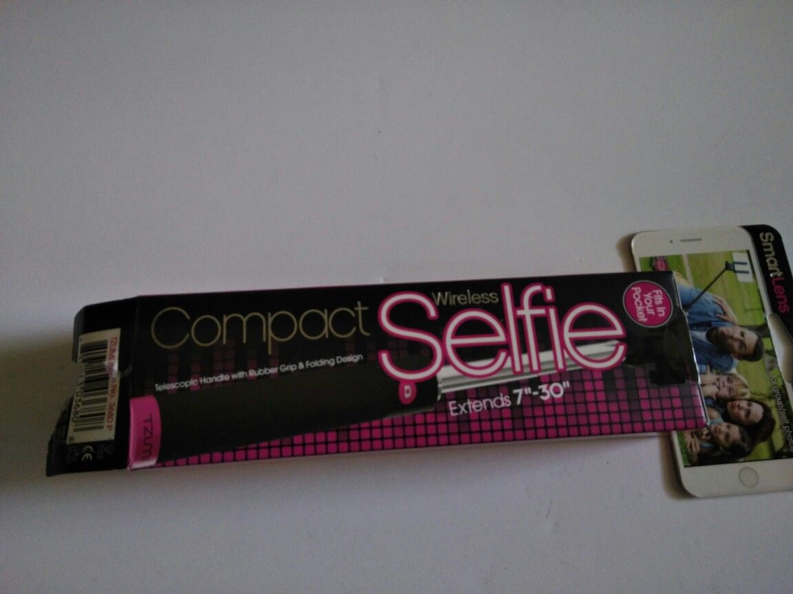 Tzumi selfiestick compact wireless bluetooth folding design extends 7-30"
