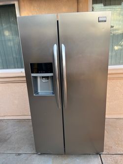 🧊 FRIGIDAIRE REFRIGERATOR – FOR SALE