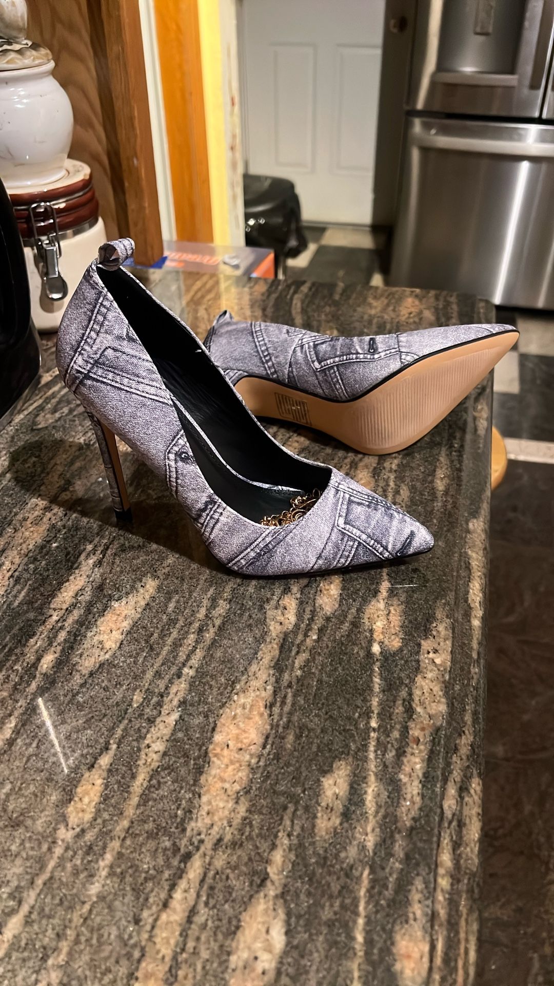 Brand New Shoes Size 6 Fashion Nova