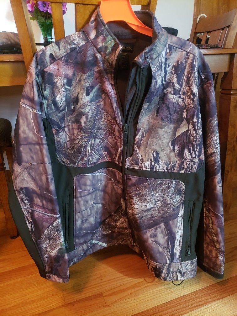 "Lodge Outfitters" Mossy Oak Camo Jacket