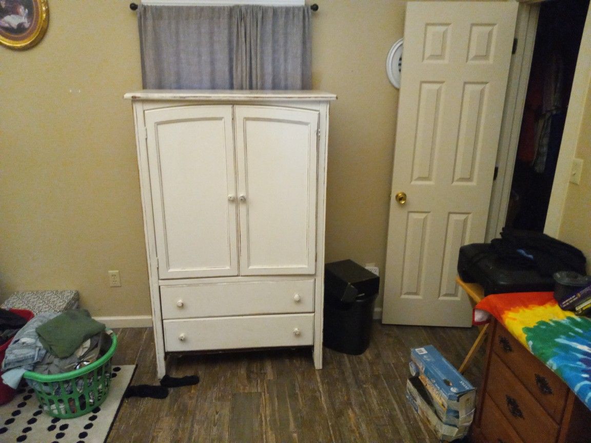 Cabinet With Two Drawers And A Place To Put A 32"-40" TV 