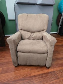 Kid's Recliner - great condition