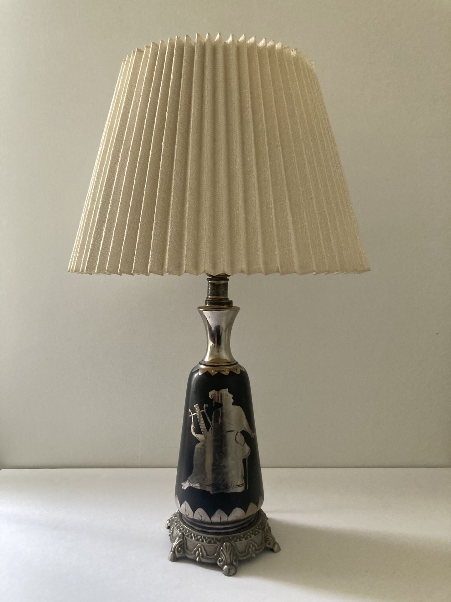 Vintage/Antique Classical Lamp