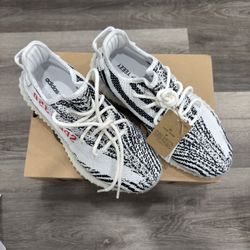 Yeezy 350 zebra Size 8.5 Men 
