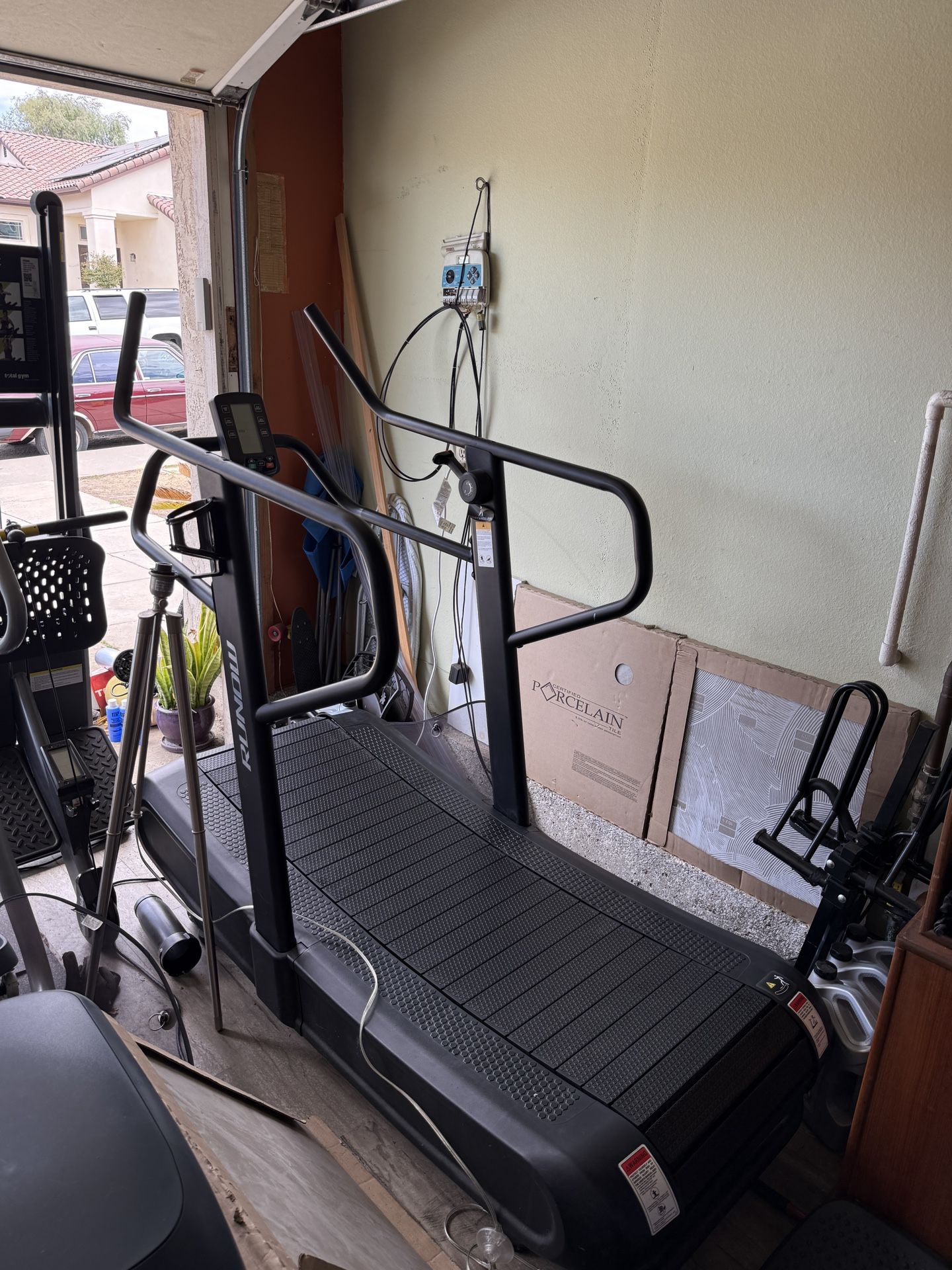 RUNOW Curved treadmill 