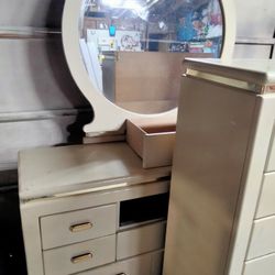 1960 Retro Vintage Dresser Set 