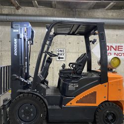 NEW! Dooosan forklift for sale, 5500 lb capacity 
