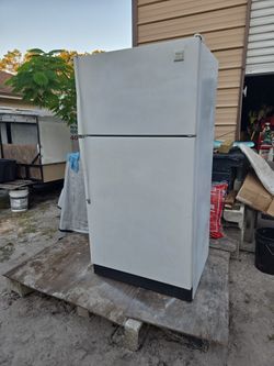 WHIRLPOOL, REFRIGERATOR ,IN GOOD WORKING CONDITIONS   ,   FOR ONLY $145.