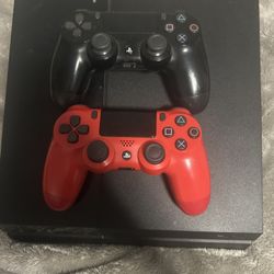 PLAYSTATION 4 