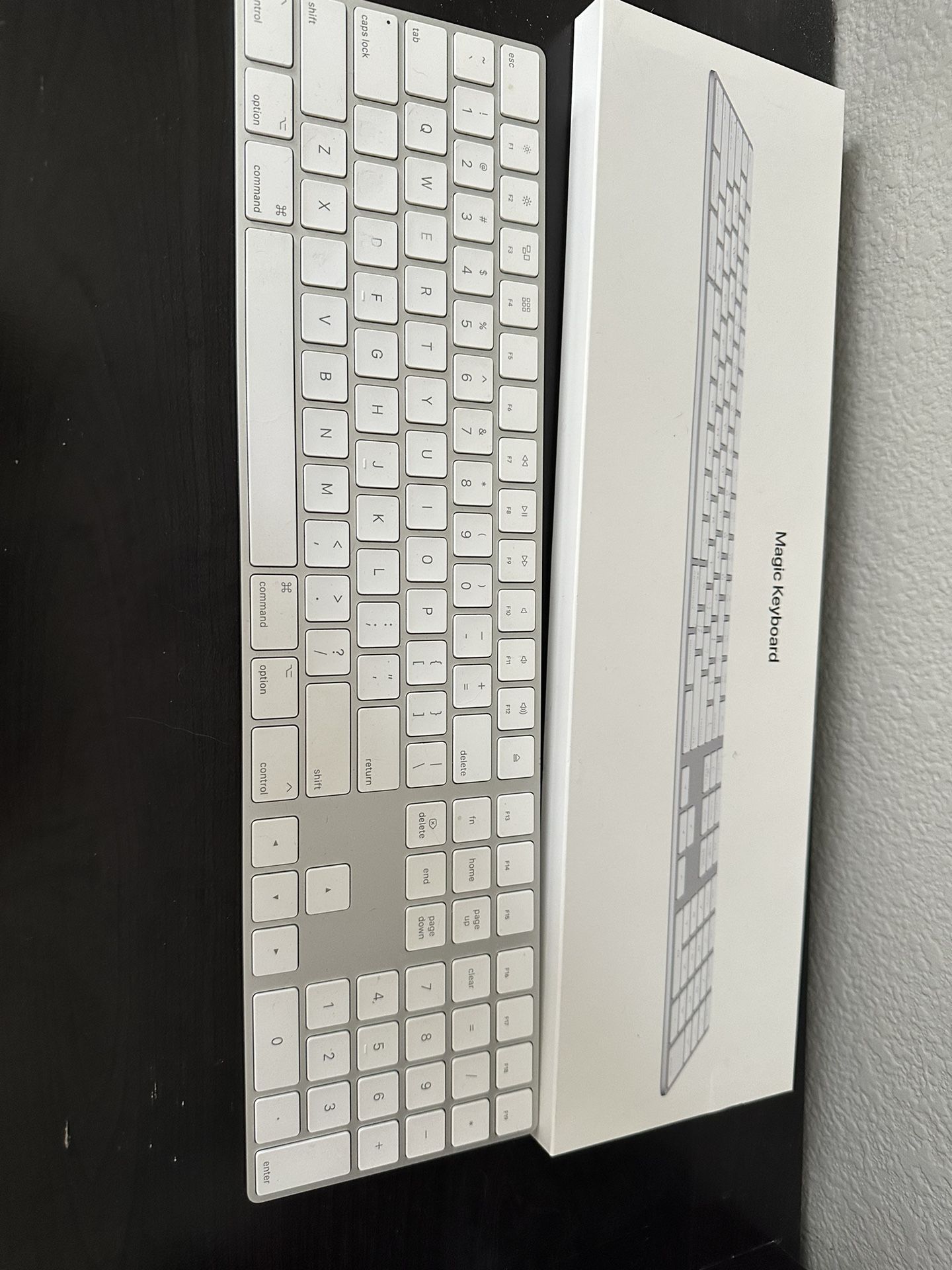 Apple Magic Keyboard (used)