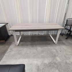 Light Wood Grain Modern Dining Table with White Legs