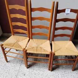 Wooden Chairs With Soft Bottom 