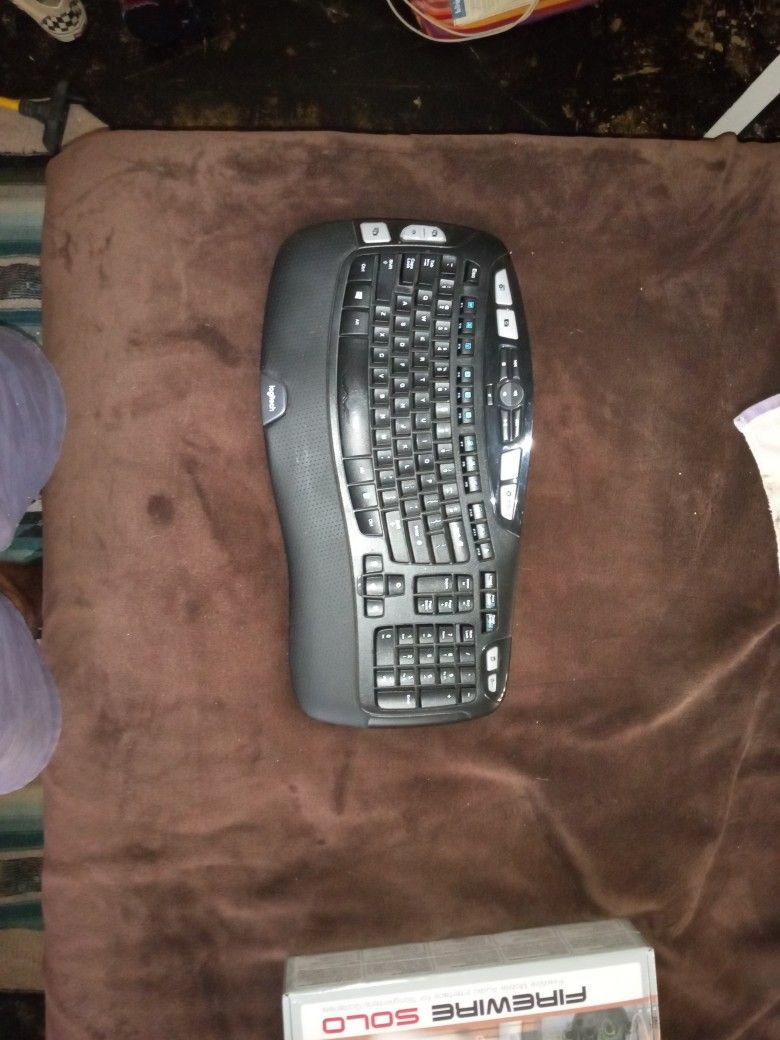 Logitech K350 Wireless Ergonomic Wave Keyboard 