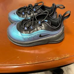 Size 6 Nike air max toddler