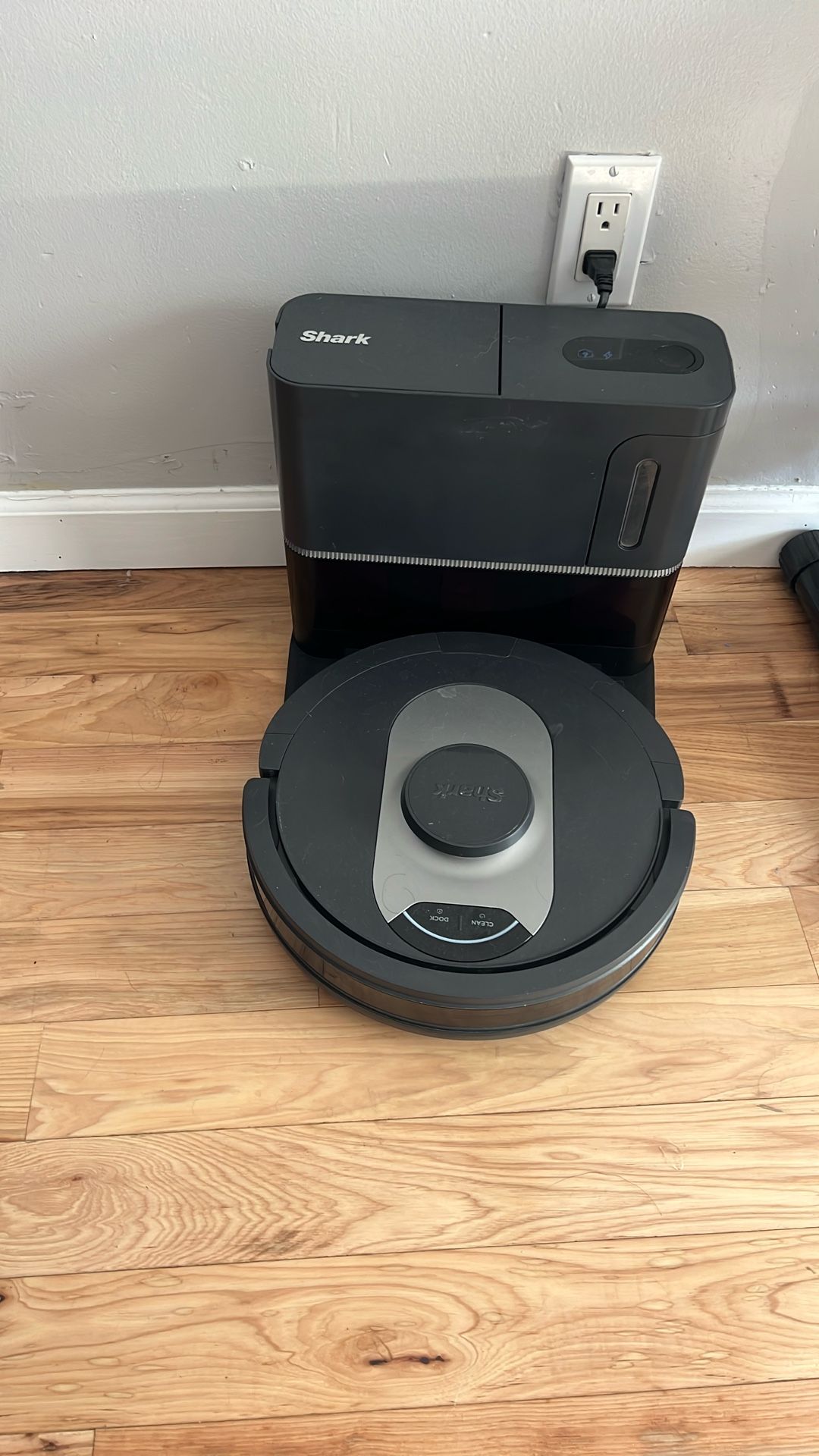 Shark Robot Vacuum With Dispenser