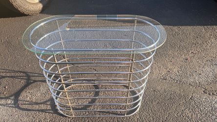vintage table is an Italian Modernist console table from the 1970s