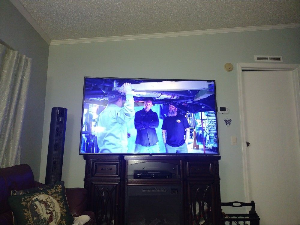 75in Tv and Sound bar LG 4 Years Old Working Good