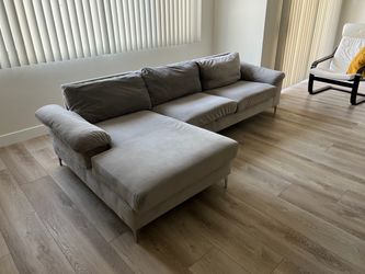 Gray Sectional Sofa with Chaise – Great Condition