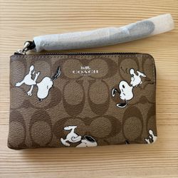 Coach wristlet Wallet