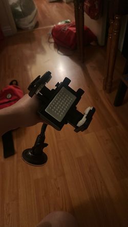 Phone mount for car