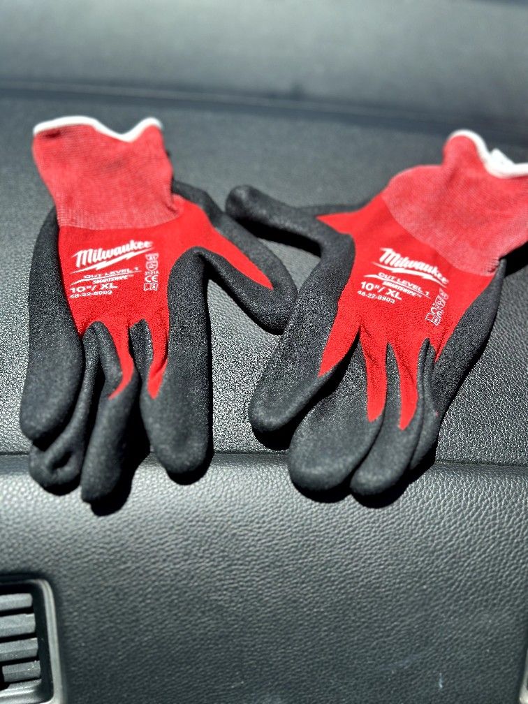 12 Pack Milwaukee XL Red Nitrile Level 1 Cut Resistant Dipped Work Gloves 