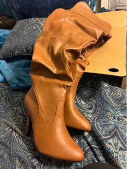 Thigh high boots round toe size 9